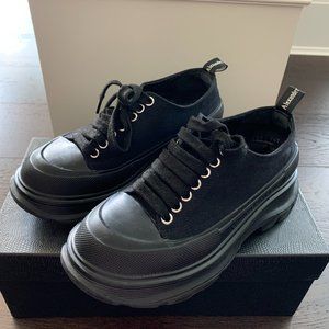 Alexander McQueen Tread Slick sneakers - size 37